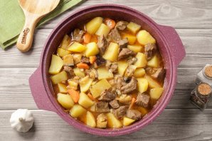 Тушёная картошка с мясом и баклажанами Тушёная картошка с мясом и баклажанами