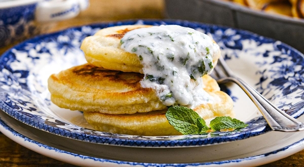 Оладьи на айране, пошаговый рецепт с фото Оладьи на айране, пошаговый рецепт с фото