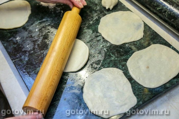 Чебуреки с кальмарами и яйцом Чебуреки с кальмарами и яйцом