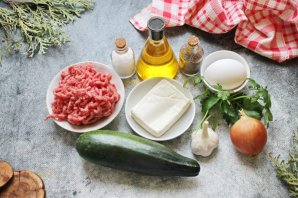 Фарш с кабачком и чесноком Фарш с кабачком и чесноком