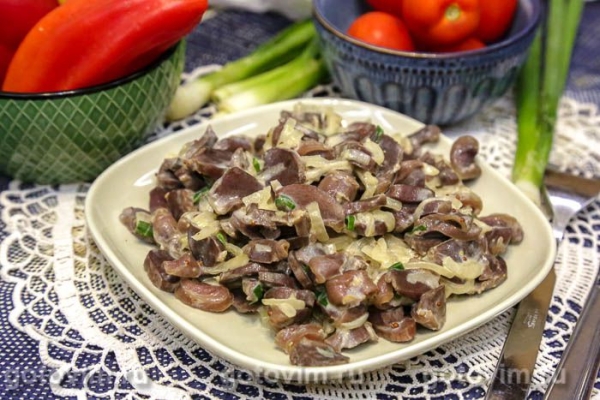 Утиные желудки, тушенные со сметаной и горчицей Утиные желудки, тушенные со сметаной и горчицей