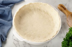 Простой мясной пирог с картошкой Простой мясной пирог с картошкой