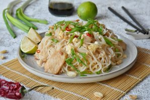 Рисовая жареная лапша "Пад Тай" Рисовая жареная лапша "Пад Тай"