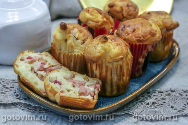 Маффины на молоке с колбасой Маффины на молоке с колбасой