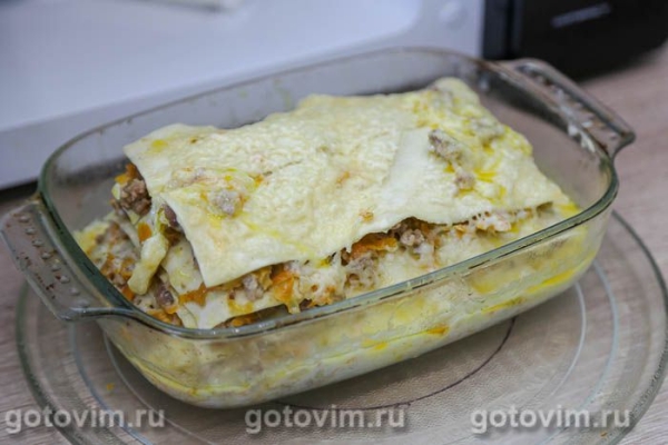 Мясная лазанья с соусом бешамель в микроволновке