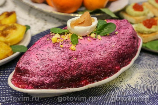 Селедка под шубой с икрой минтая