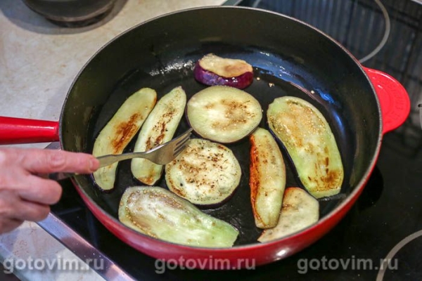 Сельдь олюторская, запеченная с баклажанами Сельдь олюторская, запеченная с баклажанами