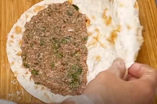 Чебуреки в лаваше. Рецепт для тех, кто не любит возиться с тестом Чебуреки в лаваше. Рецепт для тех, кто не любит возиться с тестом