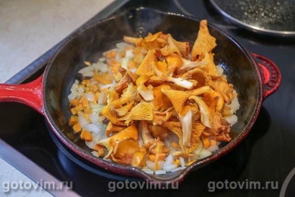 Грибной суп с лисичками и перловкой Грибной суп с лисичками и перловкой