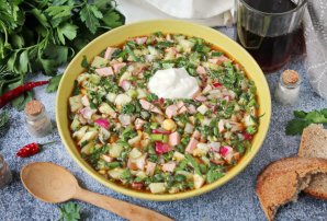 Окрошка с горчицей и сметаной на квасе Окрошка с горчицей и сметаной на квасе