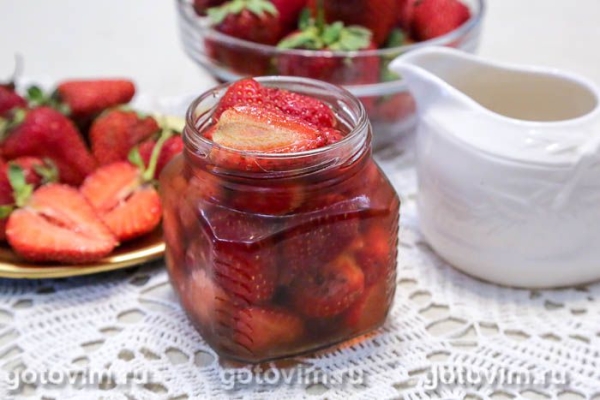 Малосольная клубника