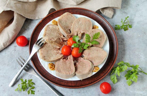 Говяжий язык в скороварке Говяжий язык в скороварке