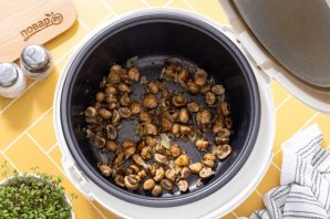 Гречка с грибами в мультиварке Гречка с грибами в мультиварке