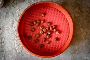 Шоколадные конфеты с фундуком Шоколадные конфеты с фундуком