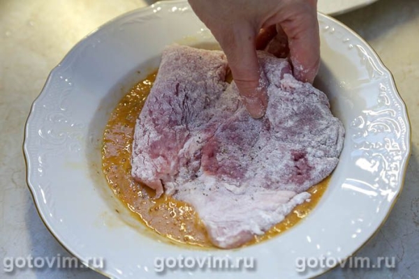 Отбивные из свинина в панировке картофельной стружки Отбивные из свинина в панировке картофельной стружки