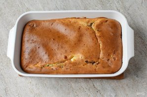 Заливной пирог с консервированной рыбой