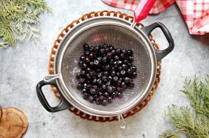 Черноплодная рябина вяленая Черноплодная рябина вяленая