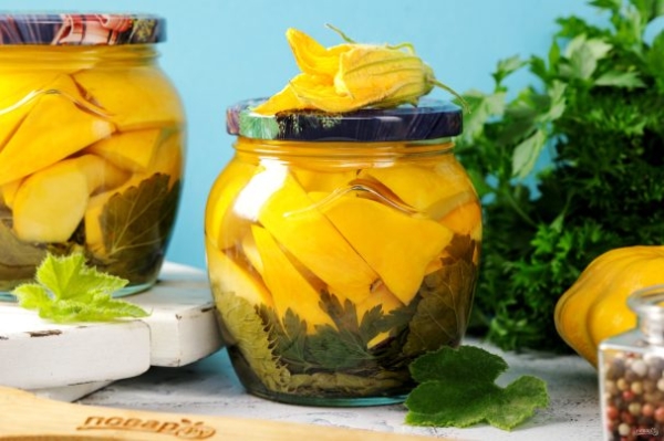 Патиссоны, маринованные кусочками Патиссоны, маринованные кусочками