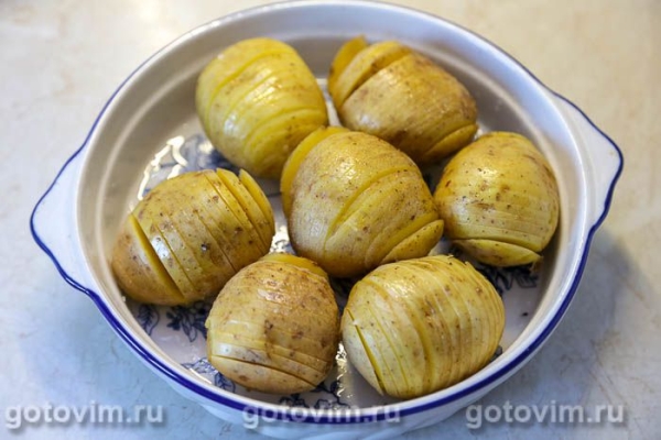 Картофель хассельбек с чесночным маслом Картофель хассельбек с чесночным маслом