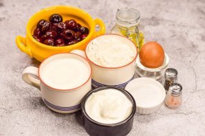 Блины с вишней в сметанном креме Блины с вишней в сметанном креме