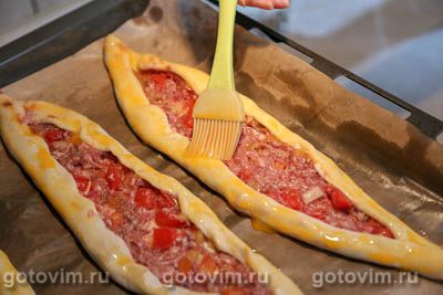 Турецкая лепешка пиде с фаршем (Kiymali Pide)