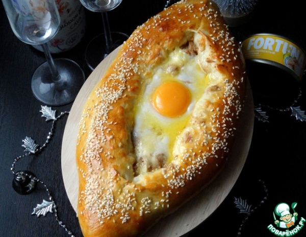 А-ля хачапури с тунцом А-ля хачапури с тунцом