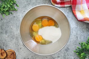 Шоколадный торт с малиной и голубикой