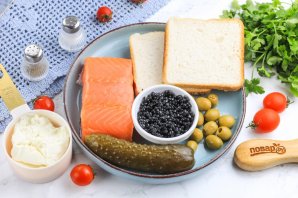 Канапе с семгой и икрой Канапе с семгой и икрой