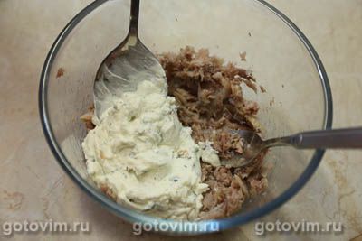 Заварной рулет с копченой рыбой и сырным кремом Заварной рулет с копченой рыбой и сырным кремом