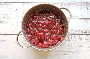 Рубиновое варенье из клубники Рубиновое варенье из клубники