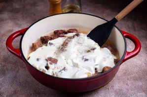 Печень говяжья в сметане