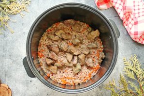 Печень со свининой в мультиварке Печень со свининой в мультиварке