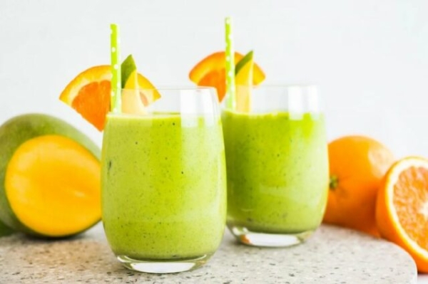 Апельсиново-манговый смузи с кефиром Апельсиново-манговый смузи с кефиром