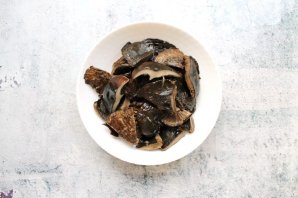 Маринованные черные грузди Маринованные черные грузди