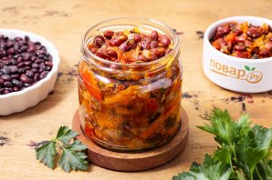 Салат с фасолью на зиму