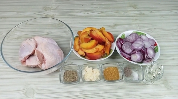 Курятина с персиками в духовке Курятина с персиками в духовке