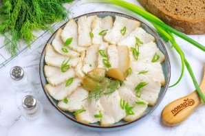 Сало вареное с чесноком Сало вареное с чесноком