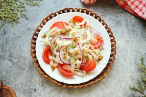 Салат с кальмарами и фенхелем Салат с кальмарами и фенхелем