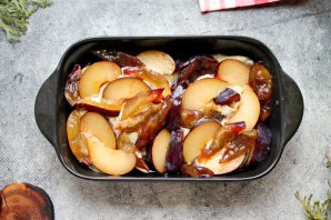 Индейка со сливами в духовке Индейка со сливами в духовке