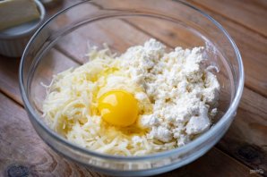 Хачапури с сулугуни и творогом Хачапури с сулугуни и творогом