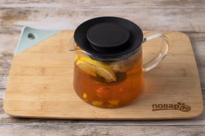 Чай с имбирем, лимоном и яблоками Чай с имбирем, лимоном и яблоками