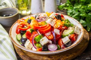 Салат с брынзой и помидорами Салат с брынзой и помидорами