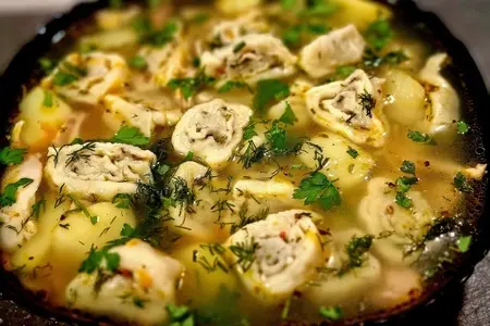 Суп с чесночными галушками