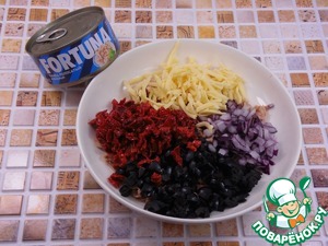 Пирог с тунцом и маслинами Пирог с тунцом и маслинами