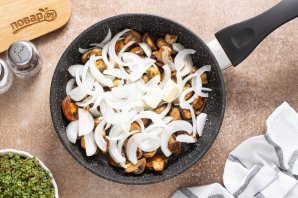 Шампиньоны на сковороде Шампиньоны на сковороде