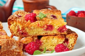 Пирог с малиной простой Пирог с малиной простой