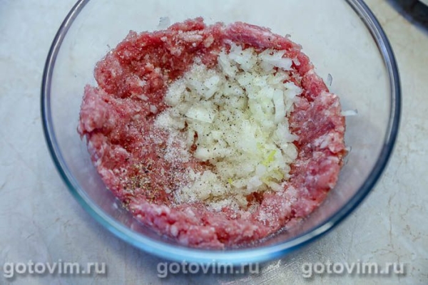 Булочка-плетенка с котлетой