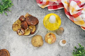 Жареные маслята с картошкой Жареные маслята с картошкой
