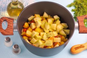 Рагу из кабачков и картофеля Рагу из кабачков и картофеля