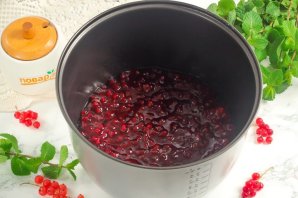 Варенье из красной смородины в мультиварке Варенье из красной смородины в мультиварке
